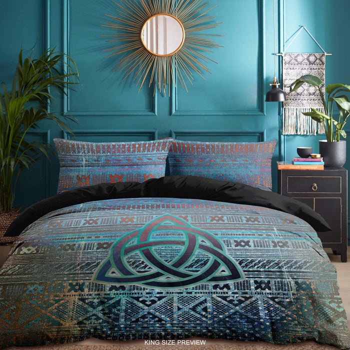 Винтидж Спален Комплект "Stretching Room" - Класически Ивици и Мистериозен Арт Дизайн от ShopyLand, B248